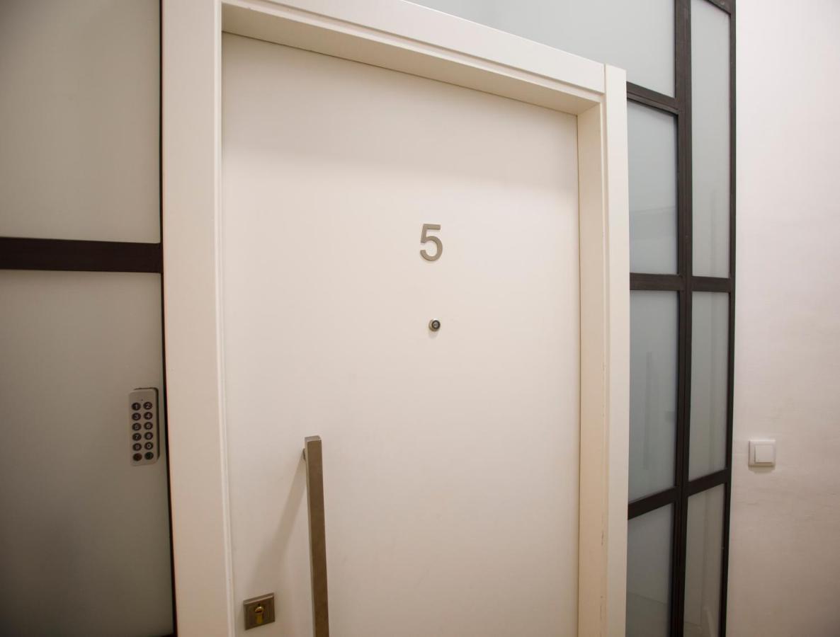 Rentalsevilla Cardenal Cervantes V Appartement